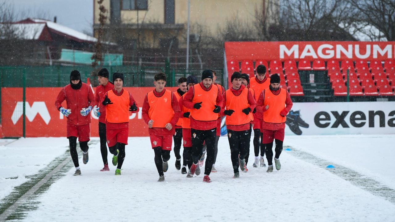 FC Bacău își reconfigurează lotul în iarnă: Pregătiri pentru o a doua parte a sezonului FC Bacău, club cu tradiție în fotbalul românesc și susținut financiar de frații Dragoș și Adrian Pavăl, își propune o transformare semnificativă în pauza de iarnă