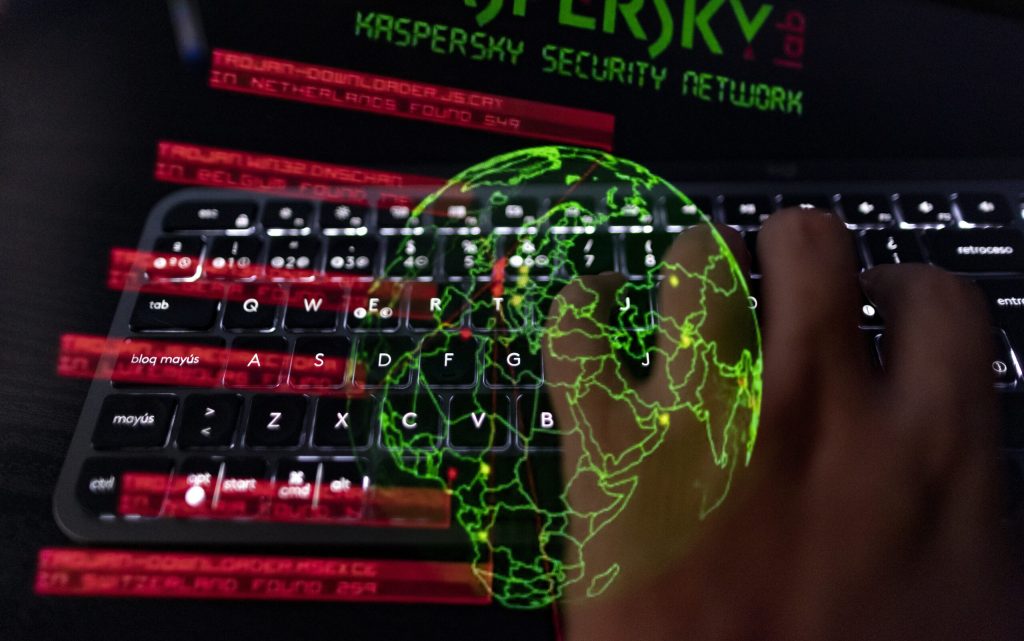 Anul 2026 promite să fie unul definitoriu pentru securitatea cibernetică globală, într-un context în care amenințările digitale devin tot mai sofisticate și omniprezente