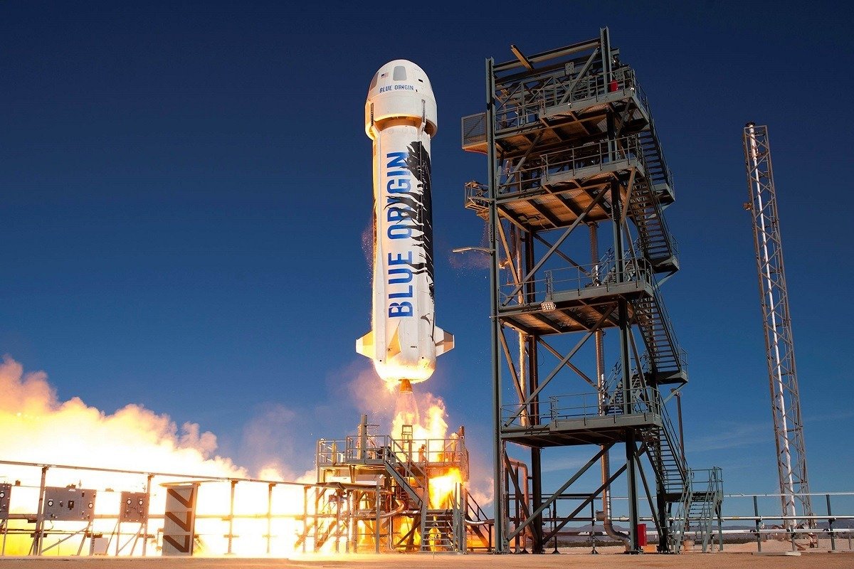 Blue Origin anunță o revoluție în comunicații: plan pentru o rețea de 5.408 sateliți pe orbita Pământului Miliardarul american Jeff Bezos, cunoscut pentru ambițiile sale în explorarea spației, doboară din nou barierele tehnologice și economice în domeniul sateliților cu anunțul unei rețele extrem de ambitioase