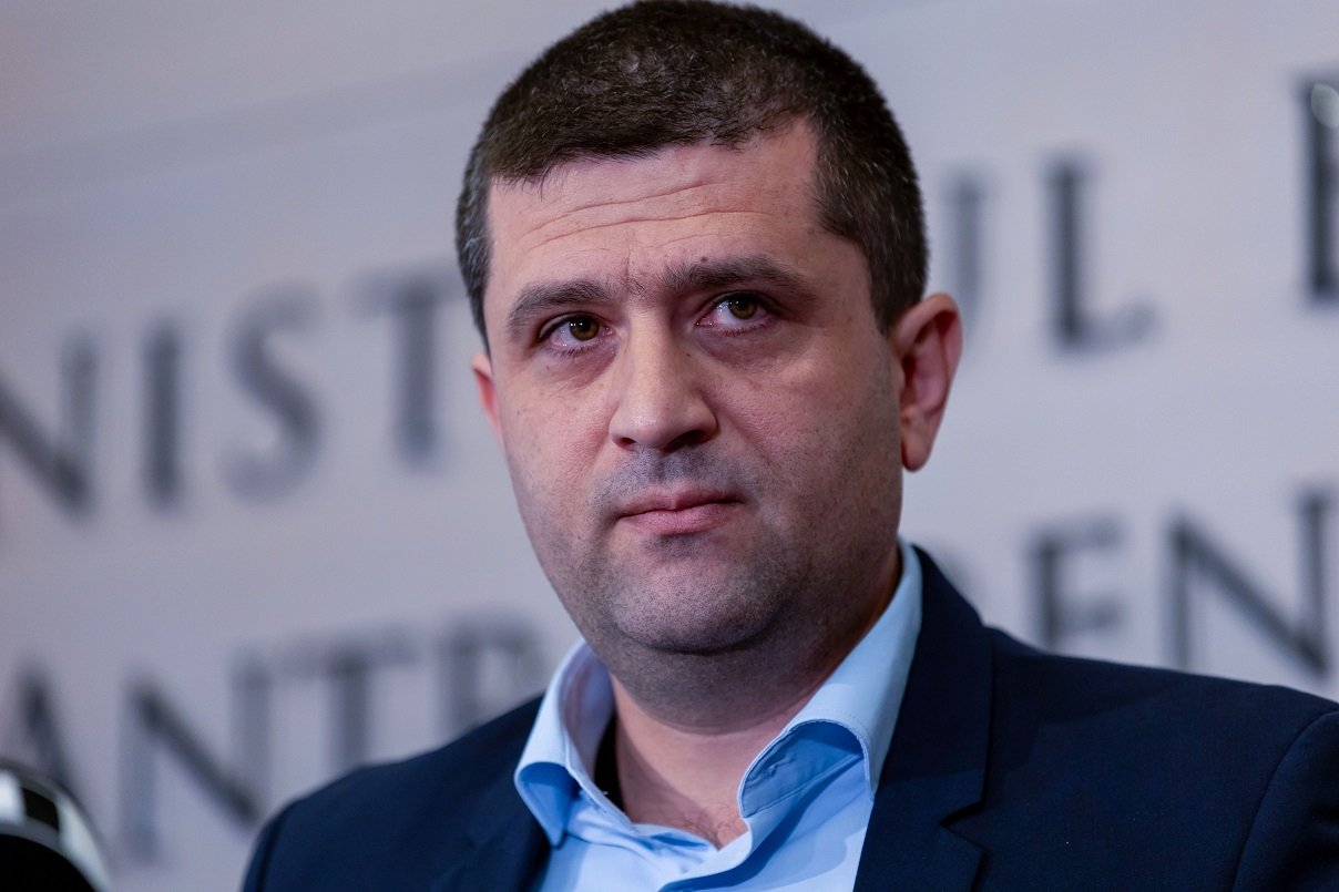 Radu Miruță: Guvernul va își asumă răspunderea pentru reducerea fondului de salarii cu 10%