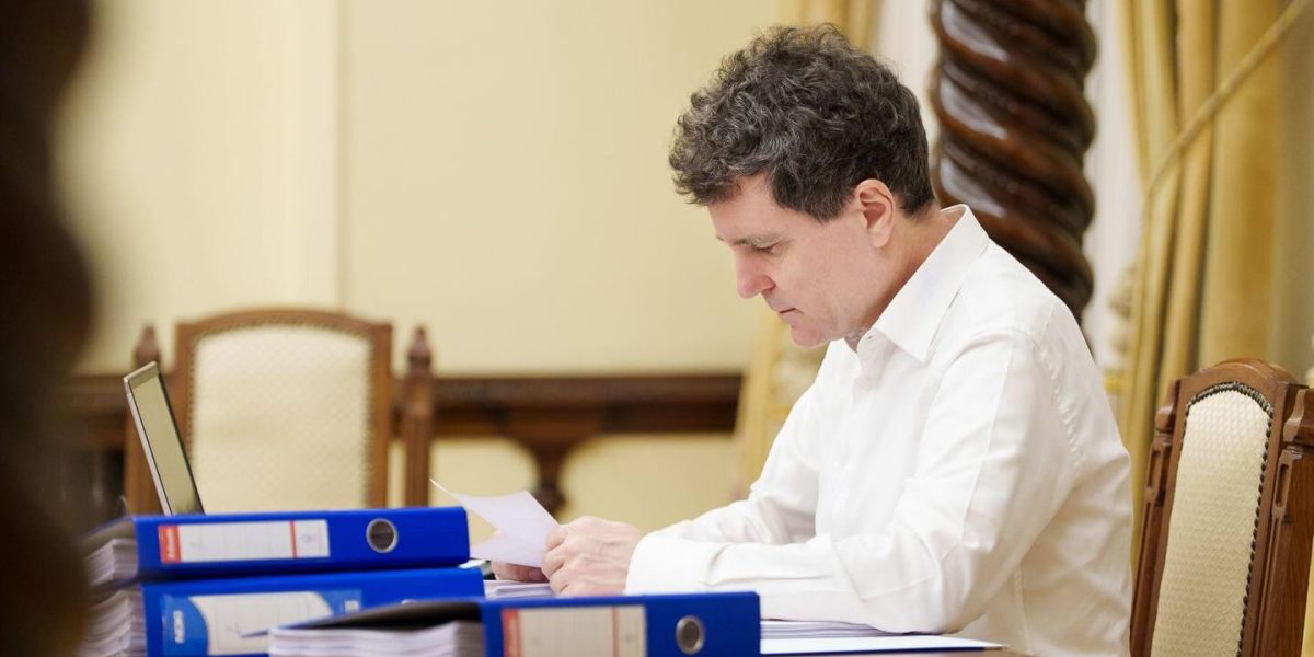 Nicusor-Dan-dosare.jpg - JurnalDirect