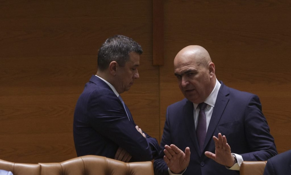 Ilie Bolojan își exprimă dorința pentru stabilitate politică într-un context incert de guvernare Premierul Ilie Bolojan a subliniat marți, într-un interviu acordat postului RFI România, că, deși varianta unui guvern minoritar fără participarea PSD nu poate fi exclusă în viitorul apropiat, prioritatea sa rămâne stabilitatea politică