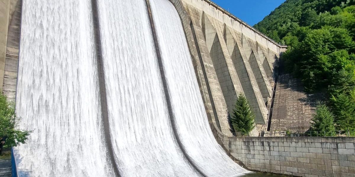 deversari-controlate-baraj-gura-raului-z9bc.jpeg - JurnalDirect