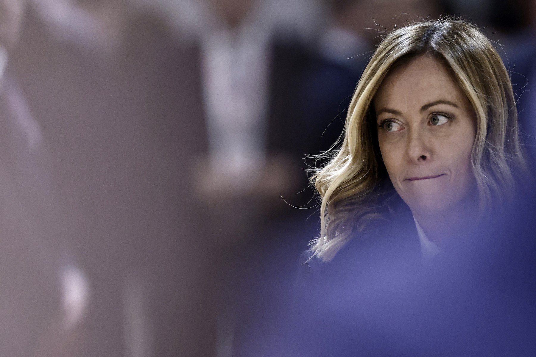 Premierul Italiei, Giorgia Meloni, și-a exprimat recent sprijinul pentru intervenția militară a Statelor Unite în Venezuela, catalogând-o drept o acțiune “legitimă” și “intervenție defensivă”