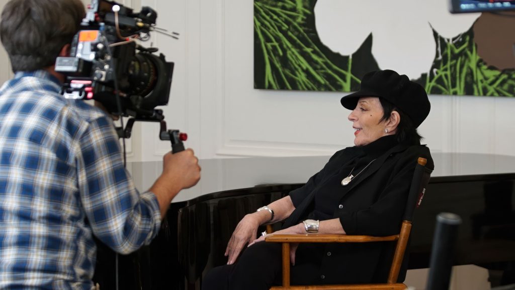 Liza Minnelli lansează prima melodie în 13 ani: „Muzica e despre adevăr emoțional”