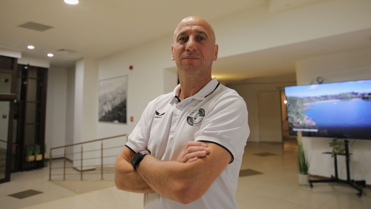 FK Csikszereda își intensifică eforturile pentru salvarea de la retrogradare FK Csikszereda, club cu tradiție în fotbalul românesc, se află într-o situație delicată în acest sezon, luptându-se pentru a evita retrogradarea