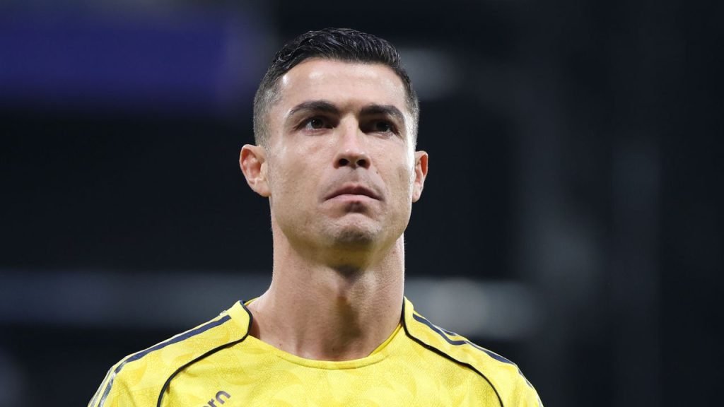 Coșmarul lui Ronaldo în Al-Clasico: O seară dezolantă în Saudi Pro League Starul portughez Cristiano Ronaldo a trăit o experiență deosebit de nefericită în cadrul „Al-Clasico”-ului desfășurat în Saudi Pro League, un meci care a atras atenția pasionaților de fotbal din întreaga lume