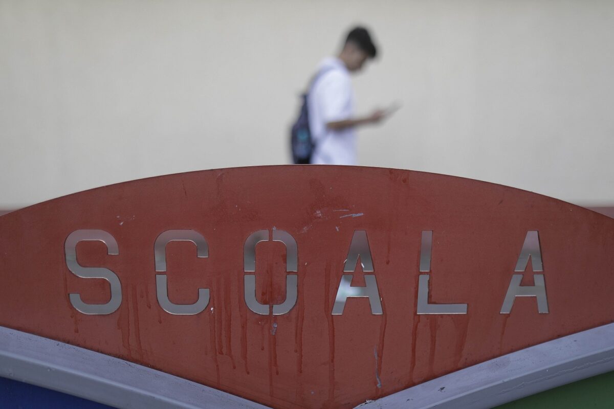 Tensiune în rândul elevilor după descoperirea unui adolescent inconștient în toaleta unui liceu din Capitală Un incident neobișnuit a zguduit, marți seara, comunitatea liceului Goethe din București, după ce un elev din clasa a X-a a fost descoperit în stare de inconștiență în toaletă