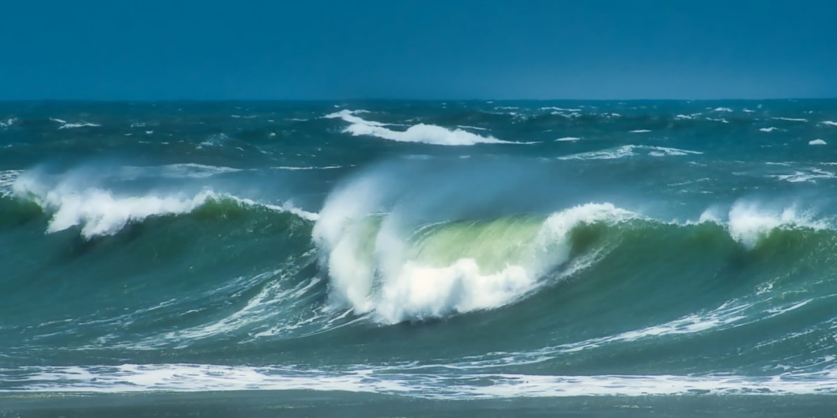 valuri-furtuna-uragan-ciclon-ocean.jpg - JurnalDirect