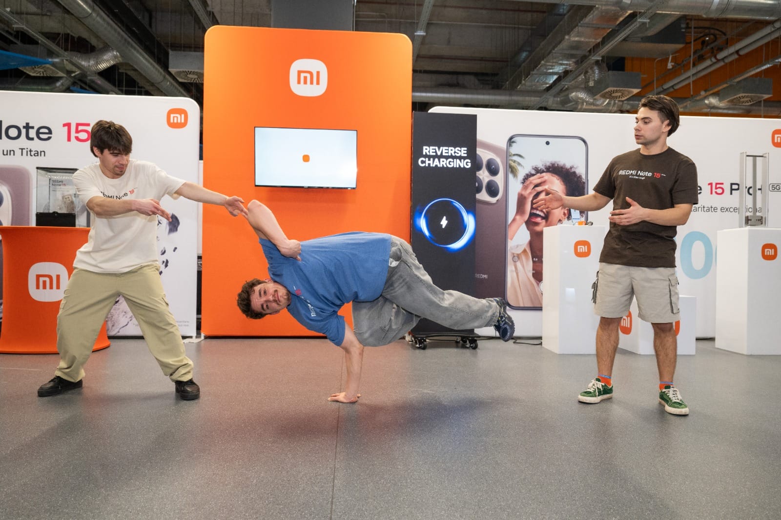 Xiaomi lansează seria Redmi Note 15 în România, concentrându-se pe durabilitate și performanță pentru utilizări zilnice Producătorul chinez Xiaomi își reafirmă poziția în segmentul mid-range cu noua serie Redmi Note 15, introdusă recent pe piața românească