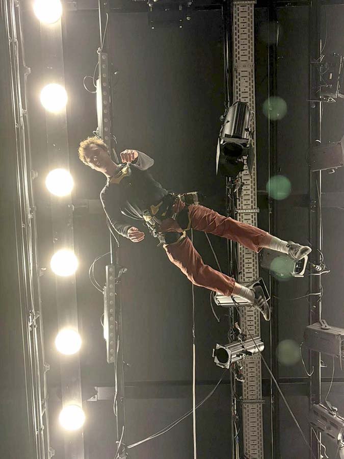 Un episod remarcabil din istoria comunismului din România a ieșit din nou la iveală, aducând în atenție curajul și determinarea unor tineri din Marghita care, în ajunul verii anului 1971, au orchestrat o acțiune riscantă pentru a evada din regimul opresiv