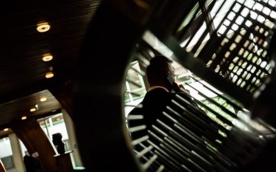 Doi foști oficiali de rang înalt din serviciile de informații ale Poloniei, fost șef al Agenției de securitate internă (ABW) și fost șef al Serviciului de contraspionaj militar (SKW), au fost inculpați pentru utilizarea programului de spionaj Pegasus, o descoperire care a stârnit deja valuri în mediul securității naționale și în arena diplomatică