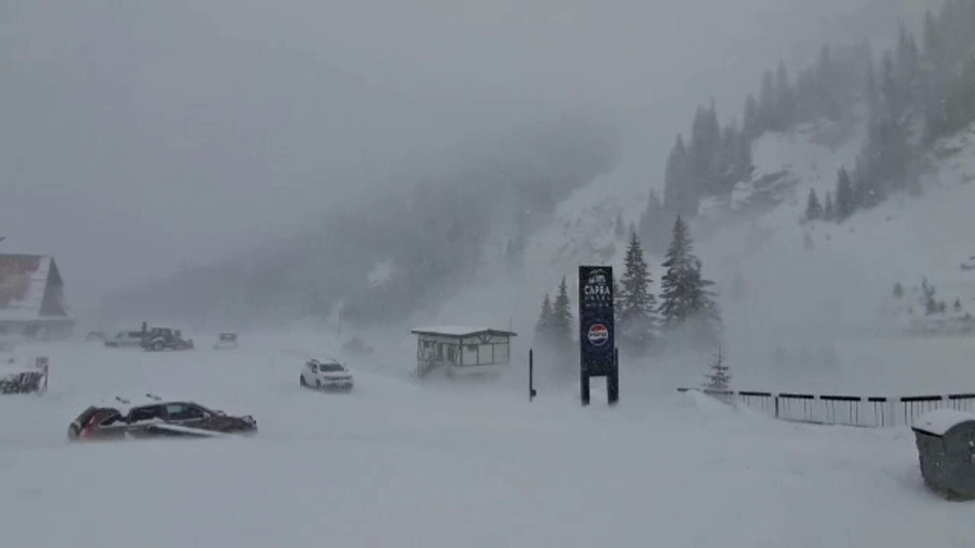 Trafic intens blocat în mai multe zone ale țării din cauza accidentelor, viscolului și șantierelor rutiere Dimineața zilei de miercuri a adus o serie de dificultăți majore pentru șoferii care circulau pe drumurile din România