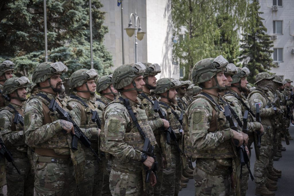 Val de incidente în Ucraina: noi atacuri asupra patrulelor de recrutare în două regiuni cheie Ucraina continuă să fie scena unor incidente violente în contextul eforturilor sale de recrutare pentru armată, în timp ce tensiunile din regiune rămân extrem de ridicate