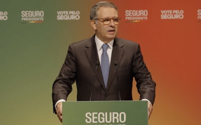 Portughezii au ieșit duminică dimineață la urne pentru a-și desemna viitorul președinte într-un al doilea tur al alegerilor prezidențiale extrem de incert, într-un context marcat de provocări majore pentru țară și de o campanie electorală tumultoasă