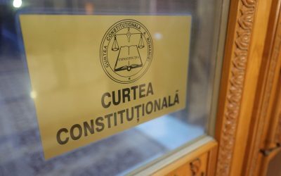 Curtea Constituțională a României a decis, miercuri, că excluderea unui operator economic dintr-o procedură de achiziție publică pe motiv că este vizat de o investigație penală, fără ca o condamnare definitivă să fi fost pronunțată, reprezintă încălcarea prezumției de nevinovăție