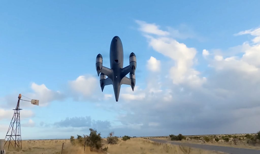 Un pasionat de drone din Australia a atras atenția lumii tehnice printr-o performanță considerată ruptă din filmele SF