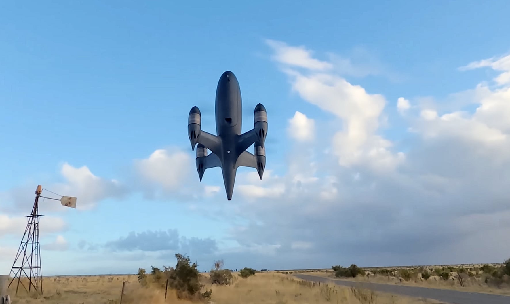 Un pasionat de drone din Australia a atras atenția lumii tehnice printr-o performanță considerată ruptă din filmele SF