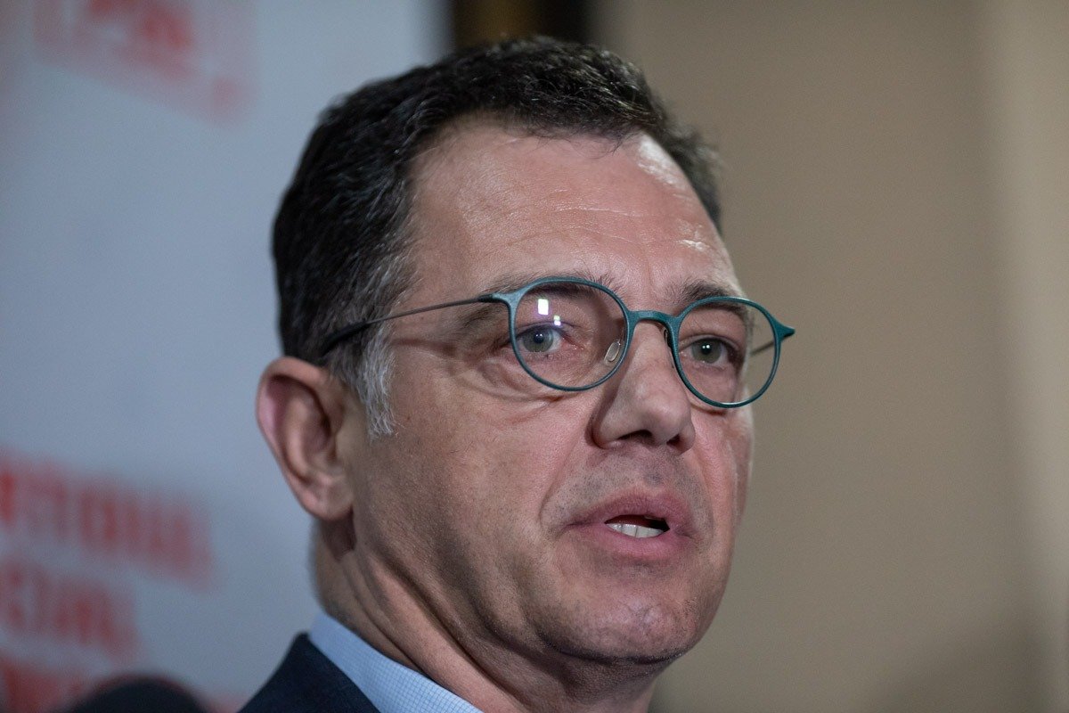 Radu Oprea, secretarul general al Guvernului, aduce clarificări după o afirmație controversată legată de situația din sectorul bugetar Radu Oprea, reprezentant de marcă al PSD și secretar general al Guvernului, a stârnit vineri controverse majore printr-o declarație făcută pe rețelele sociale, în care a comparat concedierile din sectorul public cu exterminarea evreilor de la Auschwitz