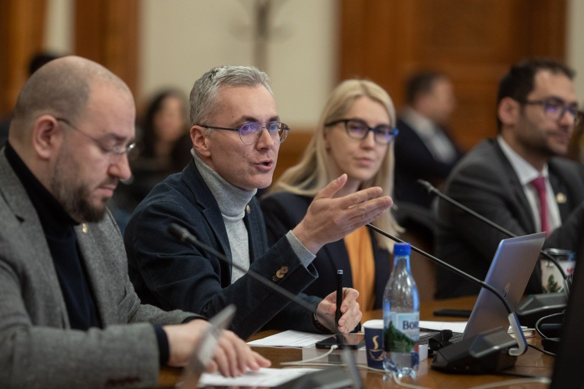 Stelian Ion avertizează asupra unei posibile concentrare excesivă a puterii în DNA, după numirea lui Marius Voineag în funcția de adjunct al Procurorului General Fostul ministru al Justiției, Stelian Ion, lansează avertismente cu privire la evoluțiile recente din cadrul Direcției Naționale Anticorupție (DNA)