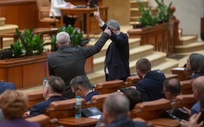 Senatul României a respins, luni, toate cele trei moțiuni simple depuse de opoziție împotriva miniștrilor din Cabinetul Bolojan, reafirmând astfel sprijinul pentru actuala Guvernare în ciuda solicitărilor de schimbare formulate de forțele politice de opoziție