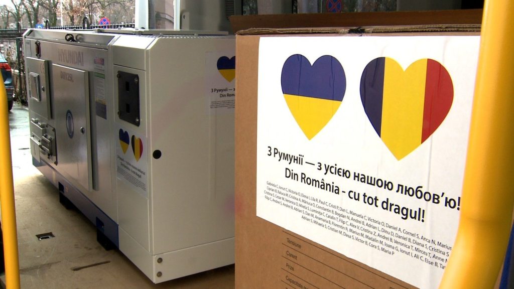 Solidaritate românească pentru ucrainenii rămași în ger extrem În plină criză energetică și în condițiile unor ierni extrem de dure, românii s-au mobilizat pentru a ajuta refugiații ucraineni și civilii rămași în zonele afectate de conflict