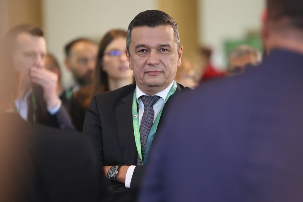 Sorin Grindeanu, despre negocierile pentru numirea șefilor de servicii secrete: „Așteptăm recomandările președintelui” Negocierile privind nominalizările pentru conducerea principalelor instituții de intelligence ale țării sunt în plină desfășurare, dar până în prezent rămân în aer majoritatea detaliilor, cel puțin oficial