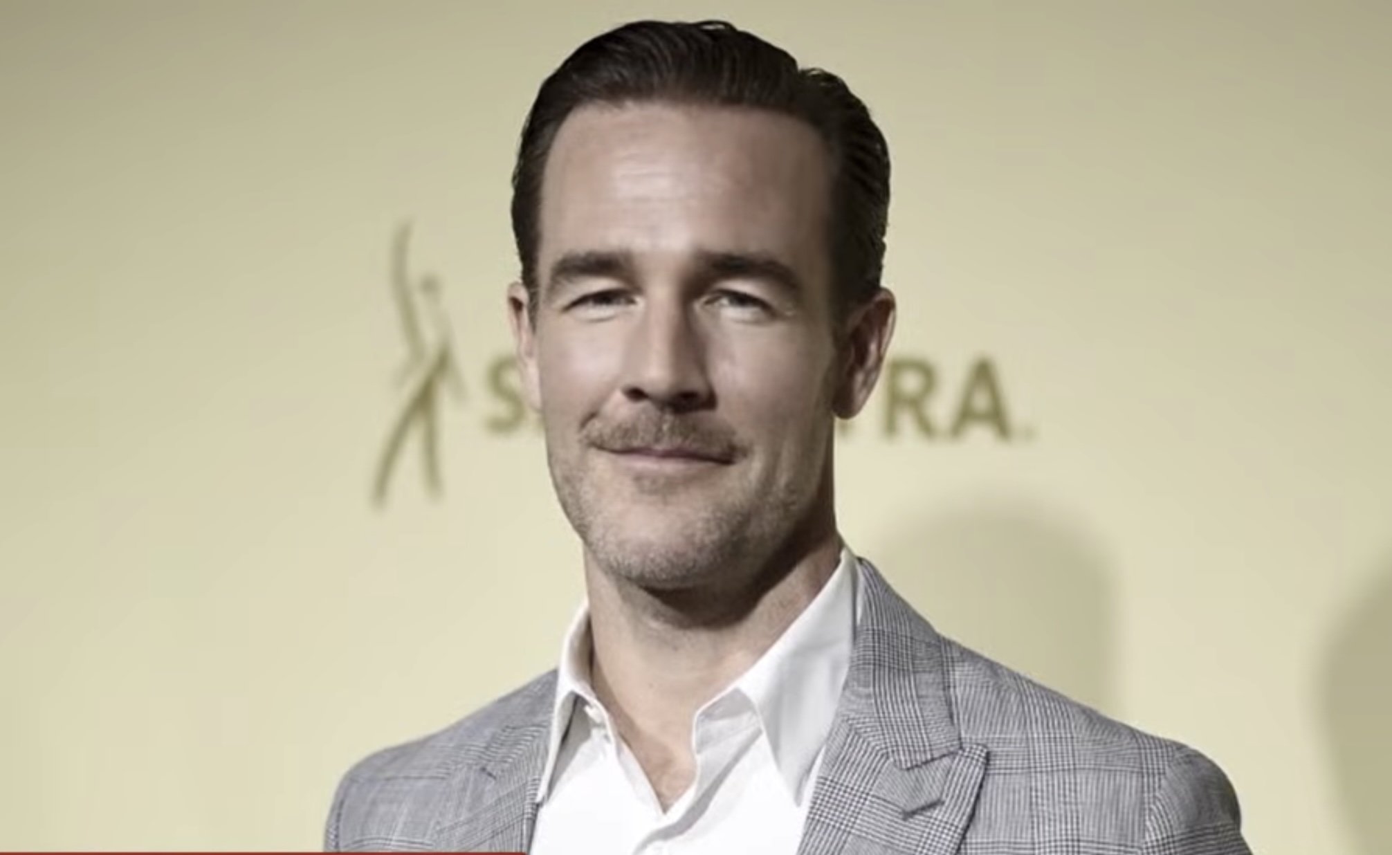 Actorul american James Van Der Beek, cunoscut pentru interpretarea memorable a tânărului Dawson în serialul de mare succes „Dawson’s Creek”, a încetat din viață la vârsta de 48 de ani, după o luptă îndelungată cu cancerul de colon