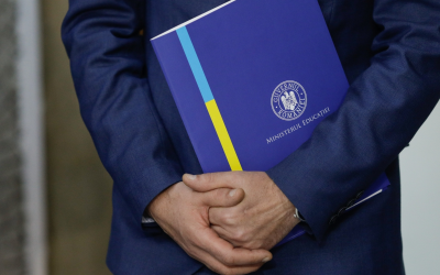 Premierul Ilie Bolojan va desemna în zilele următoare noul ministru al Educației, anunț oficial după vizita la Bruxelles Premierul Ilie Bolojan a făcut anunțul mult așteptat în privința remanierii ministeriale din Educație, precizând că va nominaliza în „zilele următoare” un nou ministru, după ce se întoarce din vizita oficială de la Bruxelles