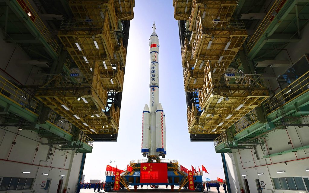 China își duce ambițiile militare și tehnologice dincolo de limitele convenționalului, anunțând un proiect ce pare să fi ieșit direct dintr-un film de science-fiction: un portavion spațial denumit Luanniao