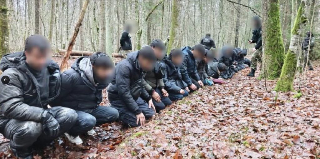 Rusia folosește migrația ilegală ca arme într-un război hibrid împotriva Occidentului, trimțând migranți prin tuneluri subterane din Belarus către Europa