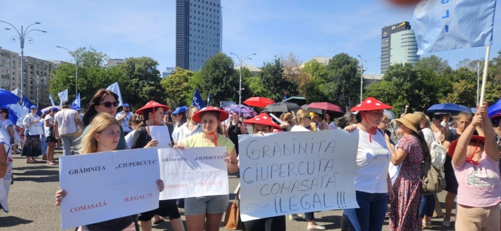 Miercuri, în fața Palatului Cotroceni, dialogul dintre angajații din învățământ și clasa politică s-a transformat într-un protest vizibil și sonor, semnal de alarmă pentru o reformă a sistemului educațional și o mai bună recunoaștere a eforturilor și necesităților profesorilor