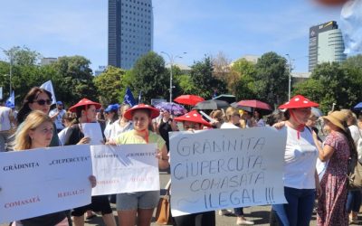 Miercuri, în fața Palatului Cotroceni, dialogul dintre angajații din învățământ și clasa politică s-a transformat într-un protest vizibil și sonor, semnal de alarmă pentru o reformă a sistemului educațional și o mai bună recunoaștere a eforturilor și necesităților profesorilor