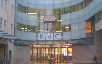 BBC subiect de controverse după incidentele de rasism de la Gala BAFTA Miercuri, BBC a anunțat deschiderea unei anchete interne pentru a investiga modul în care postul a gestionat o insulță rasistă exprimată în timpul transmisiunii galei de decernare a premiilor BAFTA, unul dintre cele mai prestigioase evenimente din industria cinematografică britanică