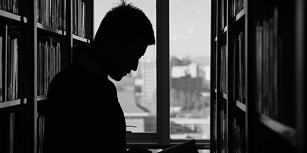 avertizor-integritate-biblioteca-carti-coruptie.jpg - JurnalDirect