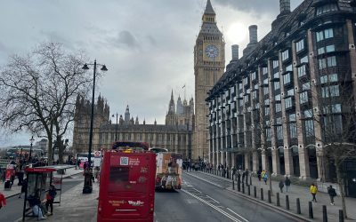 Ministrul Afacerilor Externe, Oana Țoiu, face pași importanți în consolidarea relațiilor culturale între România și Regatul Unit, în cadrul unei vizite recente la Universitatea Oxford