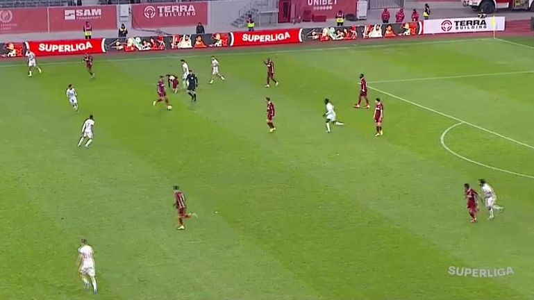 CFR Cluj, în căutarea unui loc în play-off, în timp ce Hermannstadt se zbate pentru supraviețuire CFR Cluj se pregătește să înfrunte Hermannstadt într-un meci crucial pentru ambele echipe, unul ce va decide ambițiile de play-off ale clujenilor și soarta echipei din Sibiu, aflată într-o situație precară