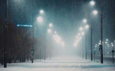 Vremea de weekend aduce o provocare suplimentară pentru șoferii români: ceața densă reduce vizibilitatea pe artere rutiere din mai multe regiuni ale țării, creând condiții periculoase pentru trafic