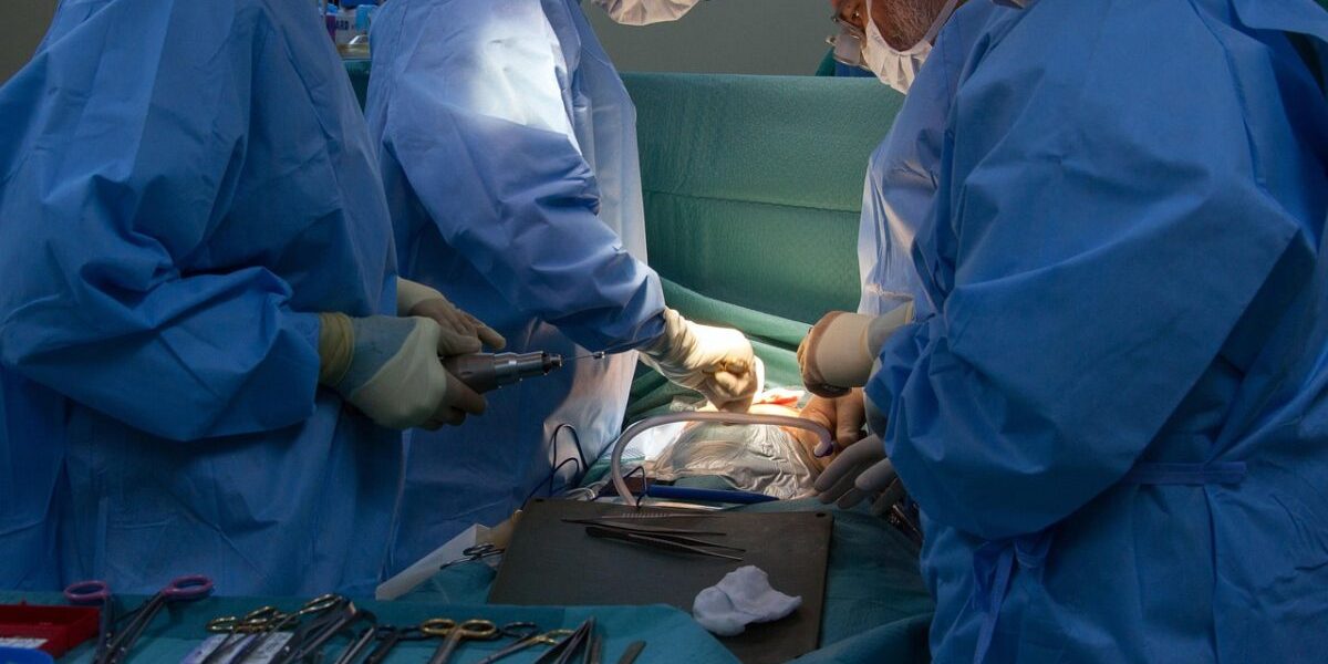 chirurgi-e1764485939950.jpg - JurnalDirect