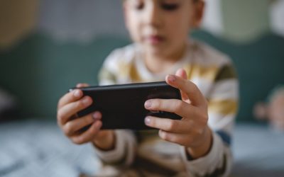 Prima zi de școală devine din ce în ce mai diferită de imaginea clasică pe care o aveam cu toții