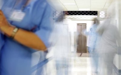 Un medic chirurg angajat într-un spital public din Sibiu a fost prins în flagrant, după ce a încercat să primească mită 1.000 de lei pentru un act medical
