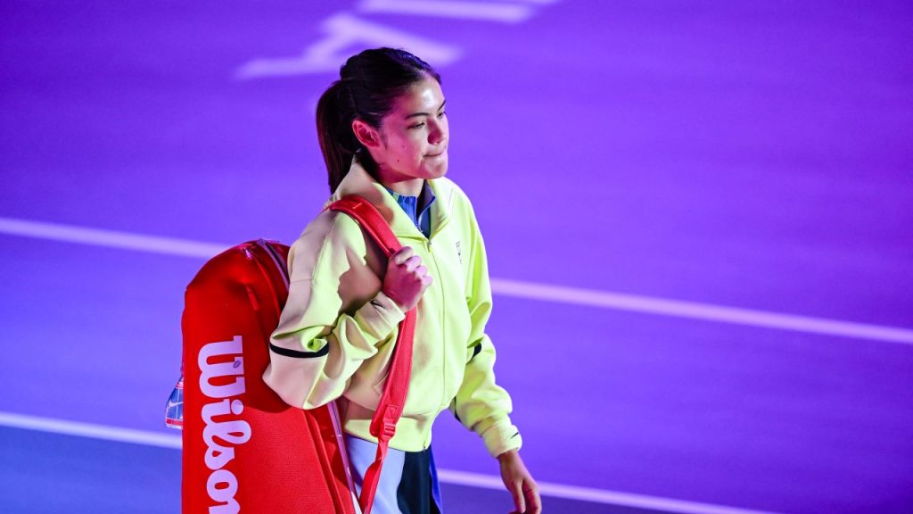 Retragerea Emmei Răducanu la Qatar Open din cauza stării de sănătate Emma Răducanu, tenismena britanică de origine română, a decis să se retragă din competiția de la Qatar Open, după o evoluție intensă pe teren