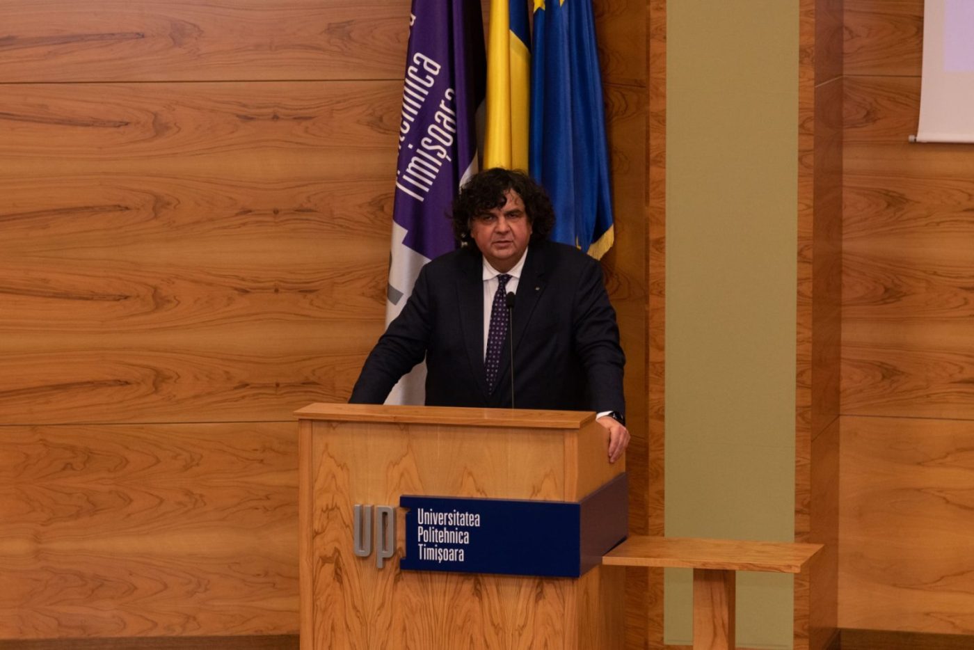 România se confruntă cu o criză acută în domeniul educației și cercetării, probleme ce riscă să plaseze țara pe un trend dezavantajos în cadrul Uniunii Europene