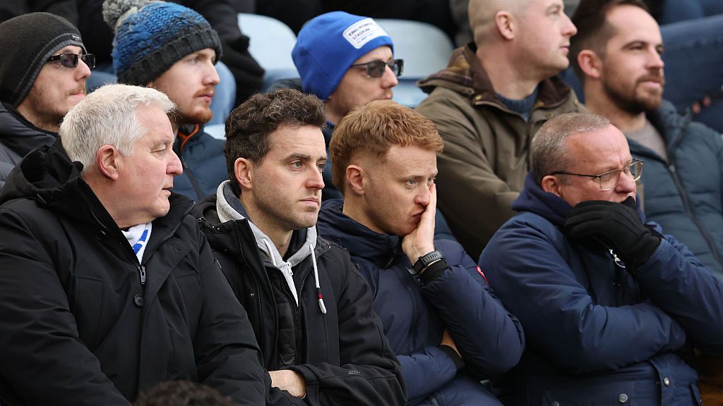 Fosta campioană a Angliei din 2016 se apropie de retrogradarea în liga a treia!