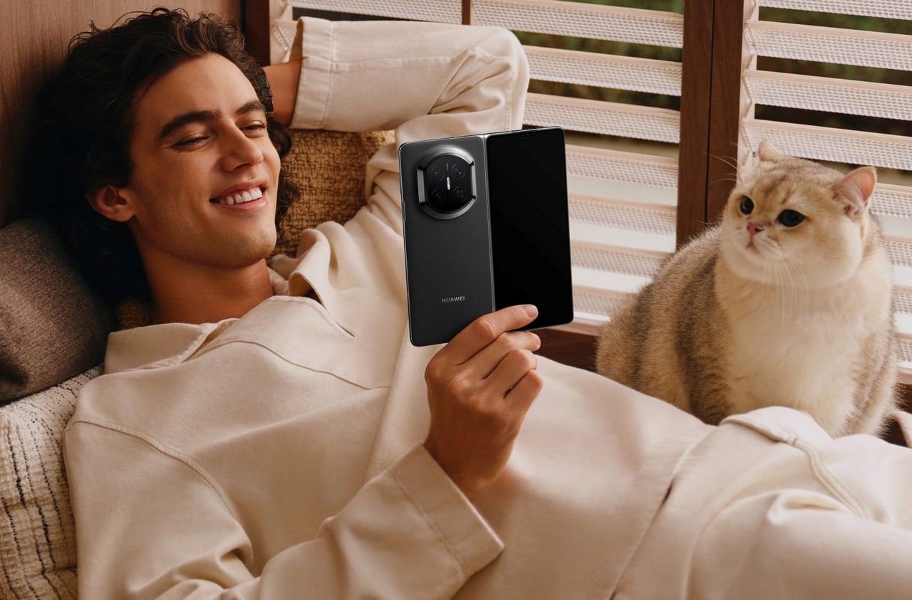 HUAWEI lansează oficial în România noul flagship pliabil, Mate X7, o demonstrație clară a progresului tehnologic în domeniul dispozitivelor mobile