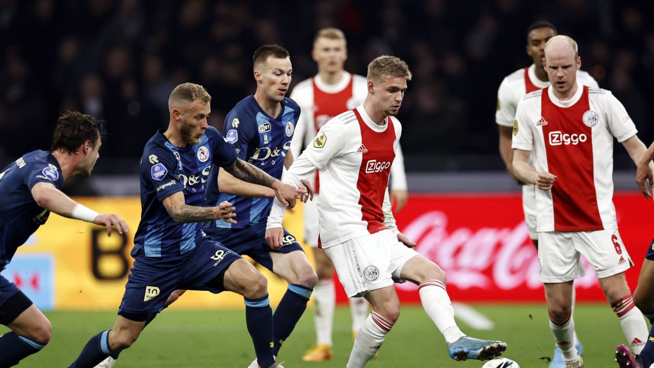 Fost jucător de la Ajax a semnat cu o echipă din România