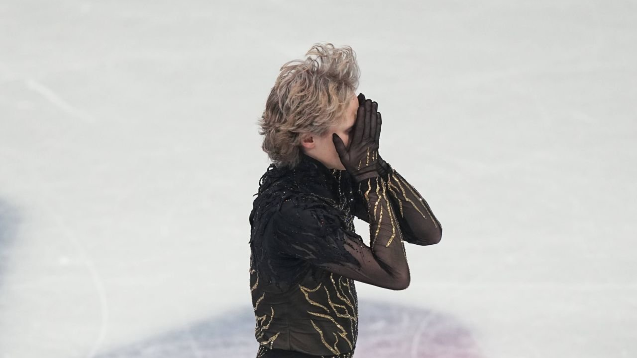 Jocurile Olimpice de Iarnă: Surprize și Emoții pe Pârtiile din Beijing Startul Jocurilor Olimpice de iarnă 2022, desfășurate în Beijing, a adus cu sine o atmosferă captivantă, plină de momente neprevăzute și de performanțe memorabile