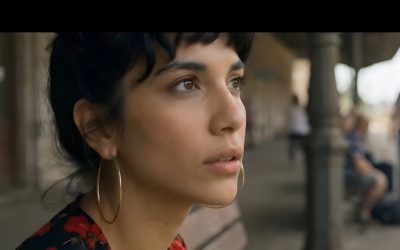 Un proiect artisanal, artificial și controversat: Lolita, artistul virtual creat de un IT-ist pasionat de poezie și tehnologie Cine ar fi putut să creadă că, în era în care inteligența artificială devine tot mai prezentă, un artist virtual va stârni dezbateri aprinse despre limitele și valențele artei digitale? În spatele acestui proiect se află un programator anonim, cunoscut doar sub numele de Tom, care a decis să creeze o figură artistică complet digitală: Lolita, o cântăreață virtuală inspirată de poezia lui Miron Radu Paraschivescu și de stilul inedit al poetului din trecut