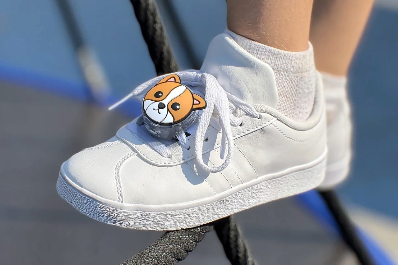 Lansare pantofi pentru copii cu AirTag: siguranță sau supraveghere?