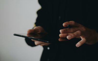 Tehnologia de spionaj „zero-click” revolutionează supravegherea digitală în zonele de conflict Un startup israelian, Radiant Research Labs, a lansat în luna mai 2023 o tehnologie extrem de avansată, numită „zero-click”, care promite să modifice radical modul în care autoritățile sau alte entități urmăresc și interceptează informații digitale